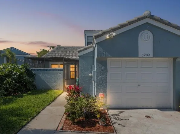 8209 Waterford Ave, Tamarac, FL 33321