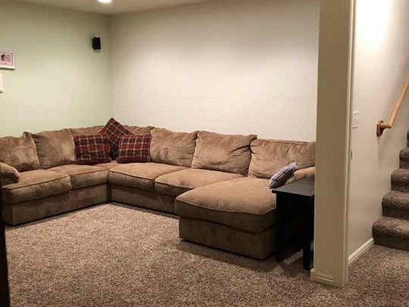 3rd image of 2121 N Gladys Dr