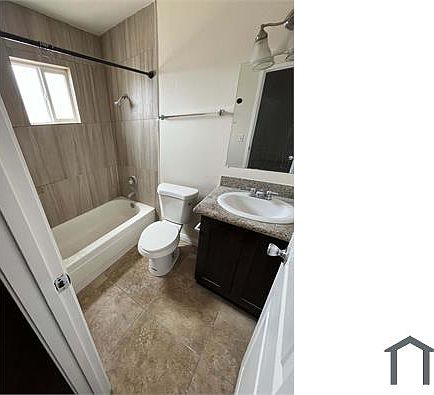 3rd image of 305 N 10th St APT 1