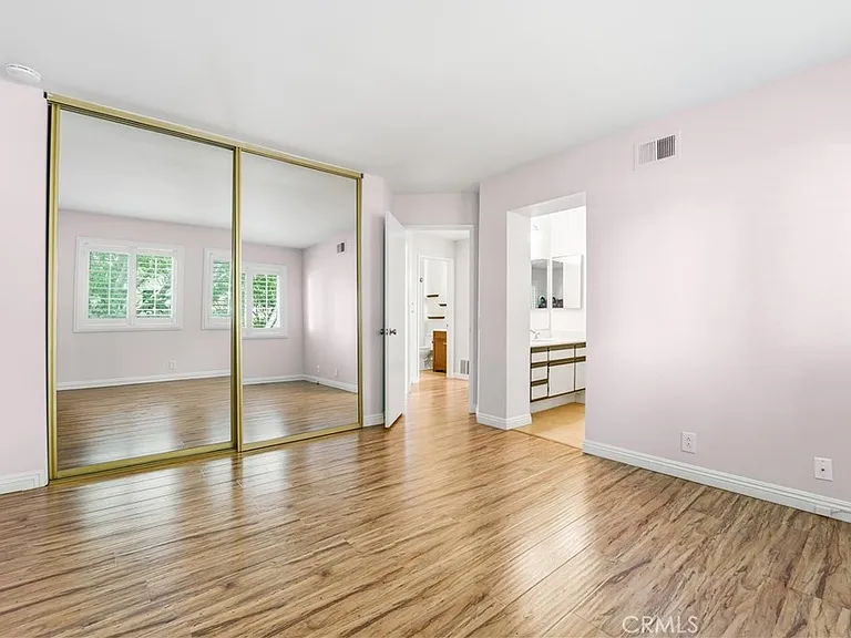51 Greenmoor — Photo 21