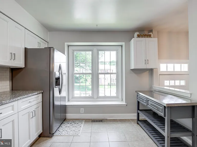 8657 Dellway Ln — Photo 7