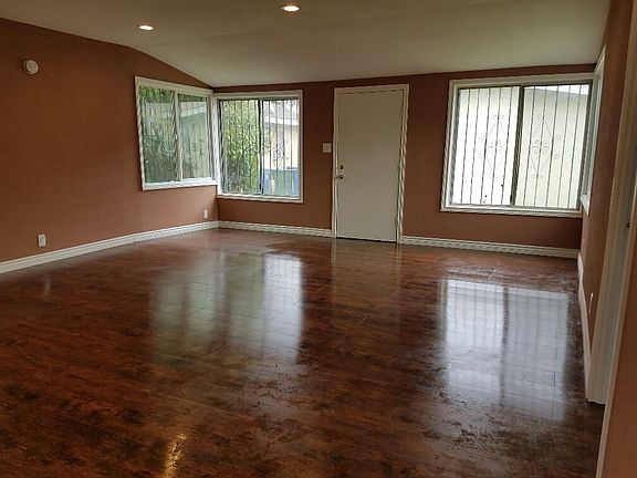 4th image of 1053 Lecouvreur Ave