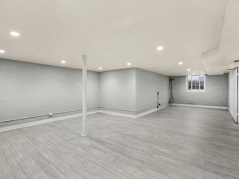 3085 N Clermont St — Photo 23