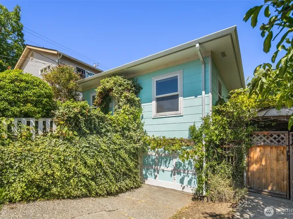 8406 S 117th Place, Seattle, WA 98178