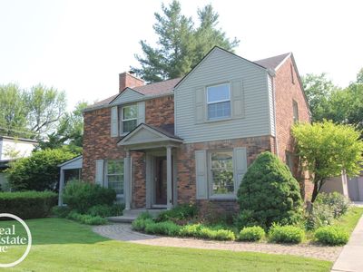 880 Pemberton Rd, Grosse Pointe Park, MI, 48230