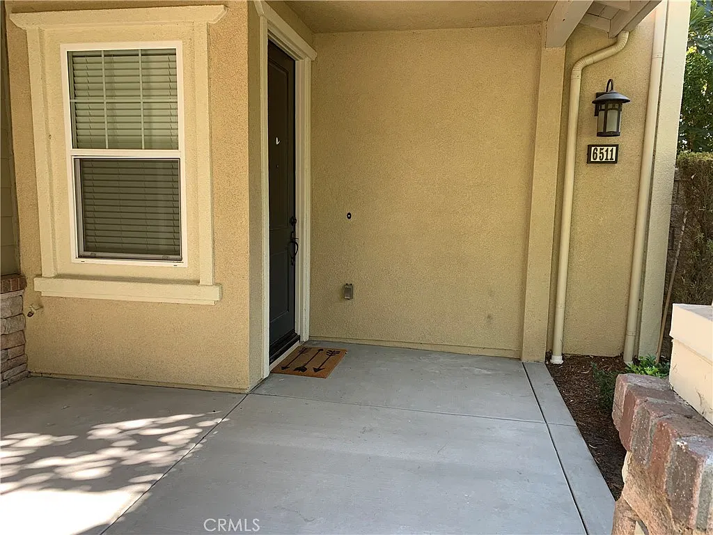 4 bed, 2065 sqft, $3,600 — Photo 3