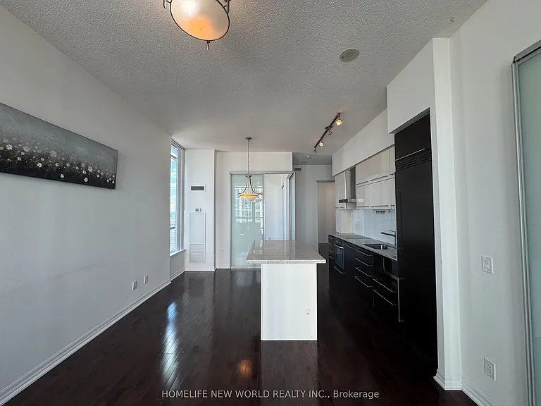 770 Bay St #Penthouse 206 — Photo 5