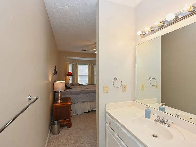 910 Churchill Xing — Photo 20