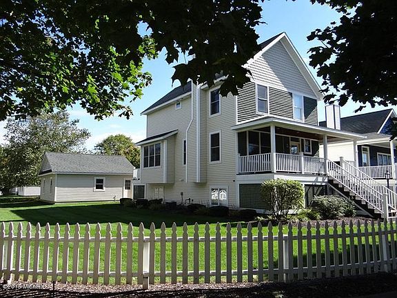 3rd image of 487 Summer Grove Dr