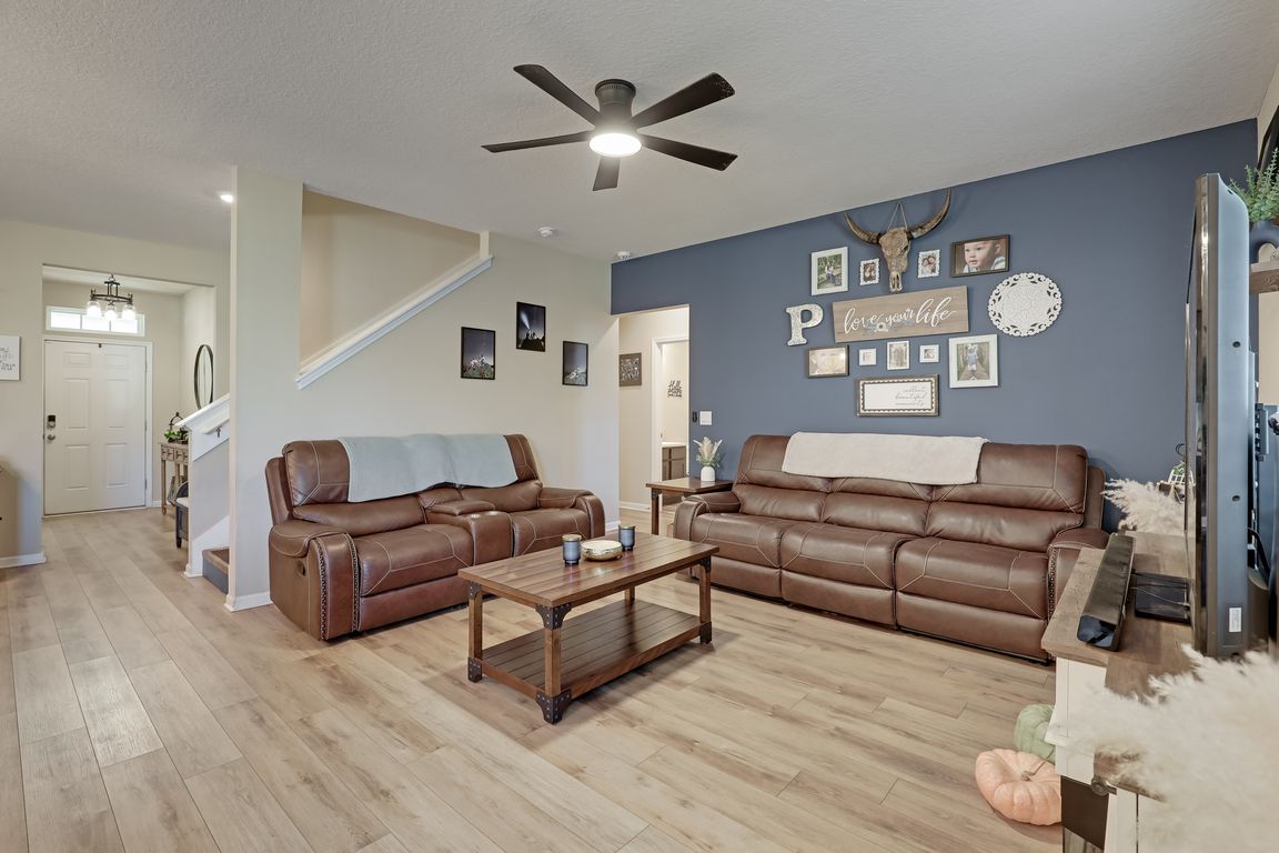 next background image