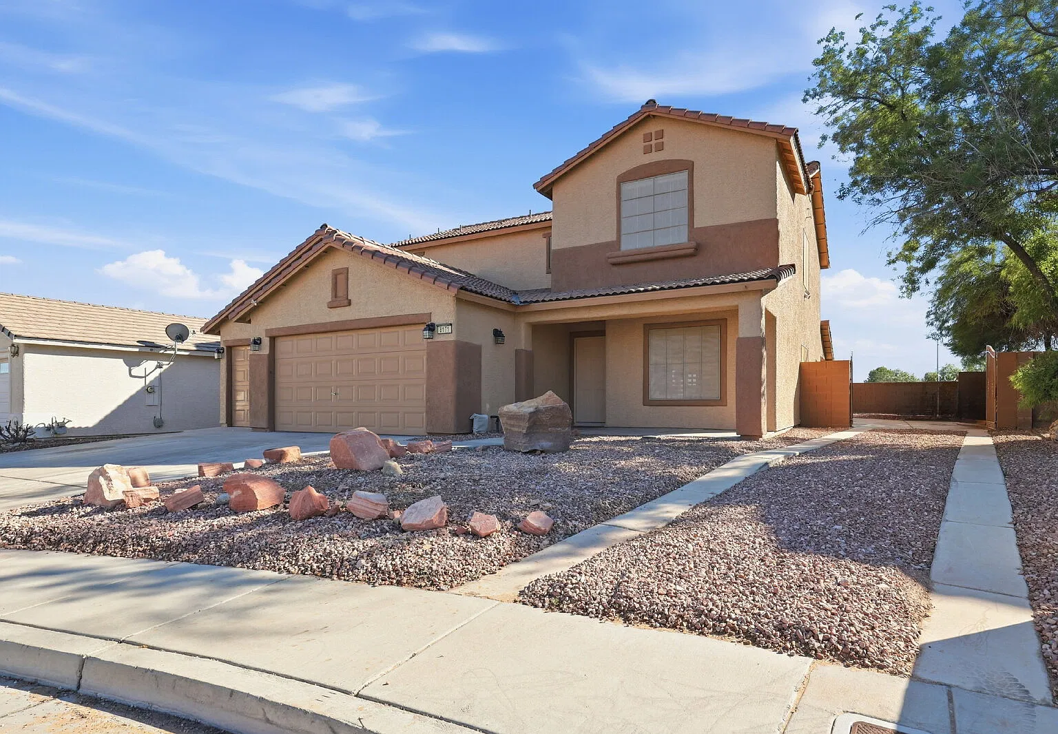 4 bed, 3.0 bath, 2598 sqft, $2,600 — Photo 3