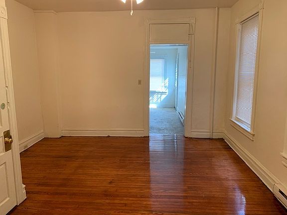 5th image of 139 N 10th St APT 1