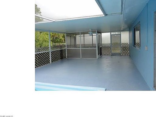2nd image of 901 SE 24th St