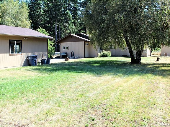 3rd image of 2719 204th St E