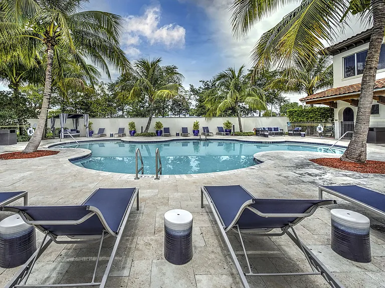 Solle Davie Luxury Apartments — Photo 2