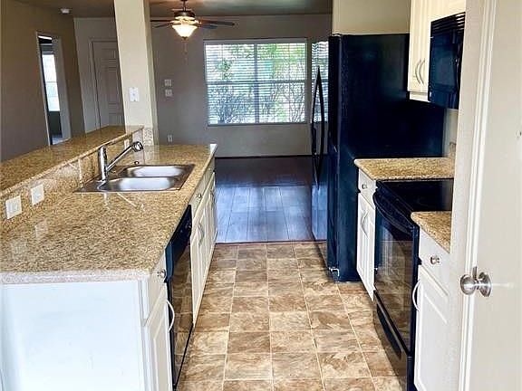 4th image of 2646 Symphony Park Dr