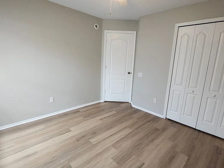 12507 Midpointe Dr — Photo 15