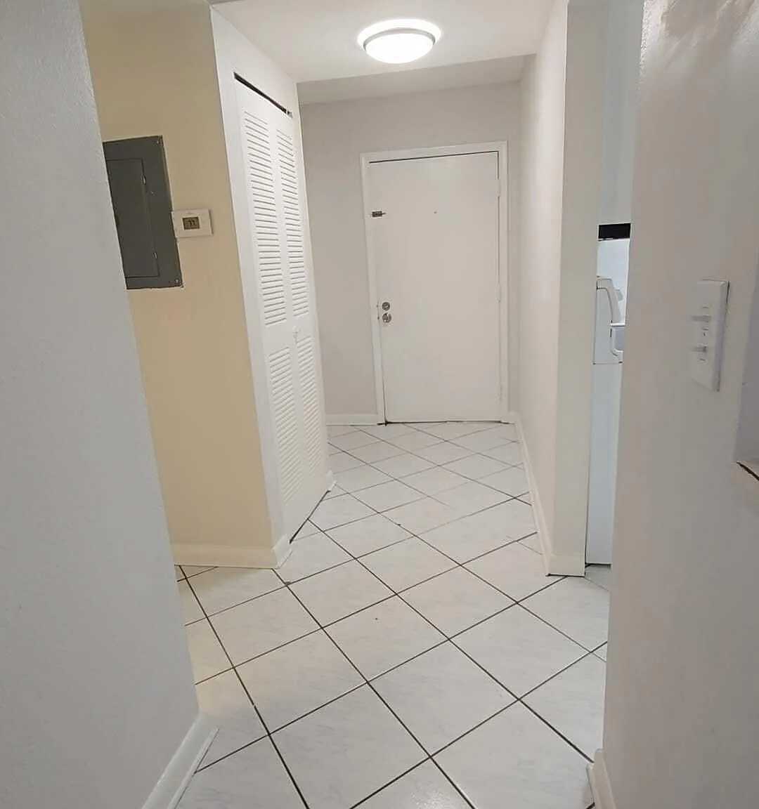 2 bed, 1.5 bath, 945 sqft, $2,000 — Photo 3