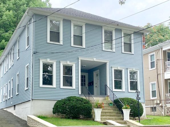 55 Wetmore Ave APT 2L