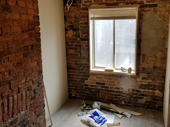 Kitchen eating area