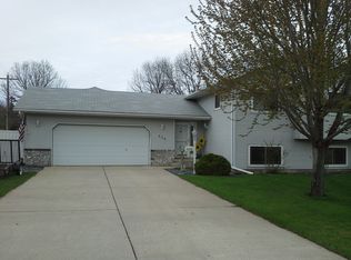 436 Pebble Beach Dr NE, Owatonna, MN 55060