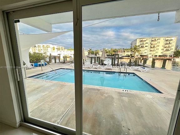 4th image of 8035 Crespi Blvd APT 6