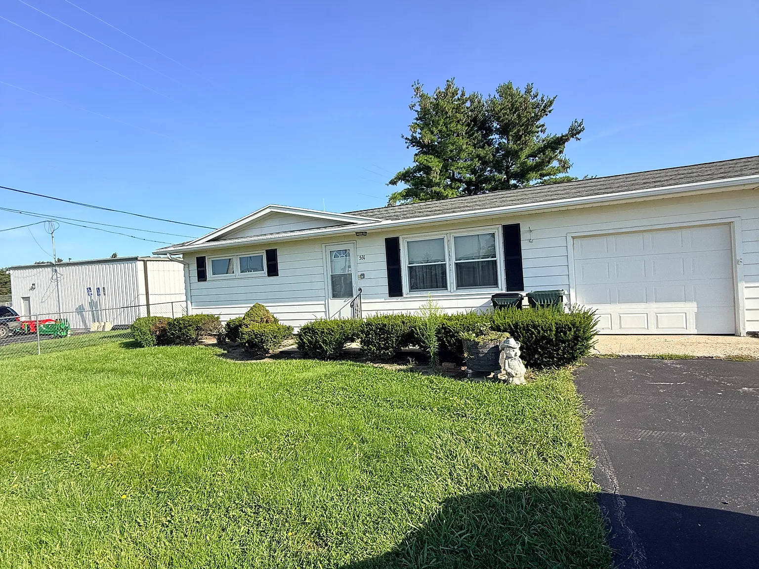 3 bed, 1264 sqft, $1,000 — Photo 2