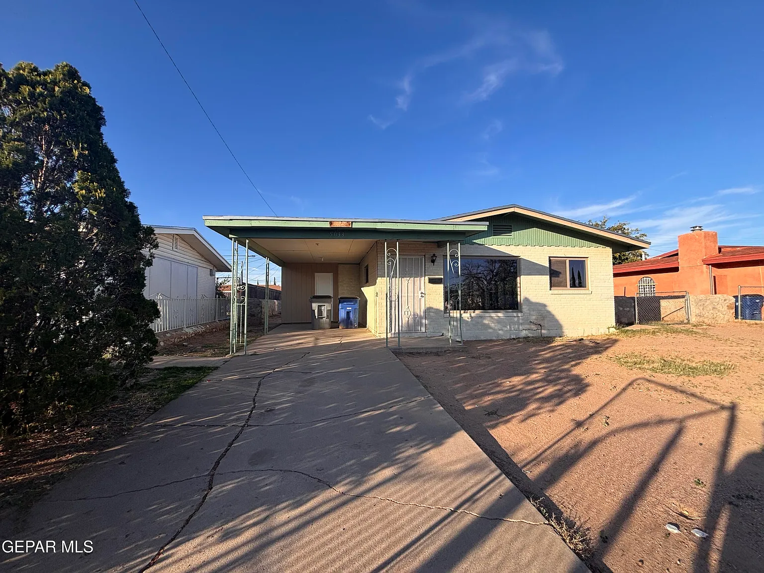 3 bed, 1041 sqft, $1,200 — Photo 1