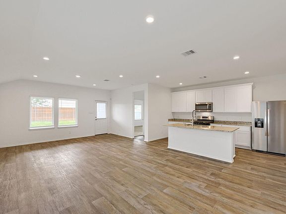 5th image of 3826 Lanercost Ln
