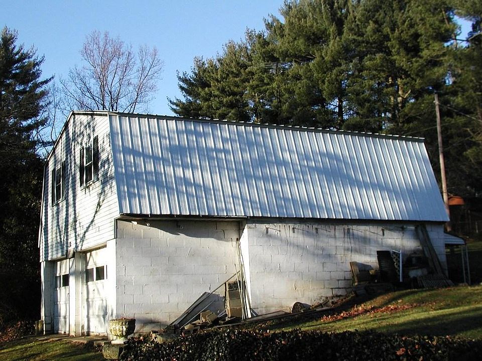 2nd image of 5048 Johnson Dr