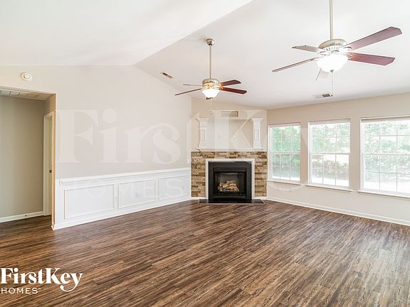 5th image of 3388 Middlesboro Ave