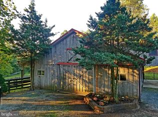 13130 Crest Hill Rd, Flint Hill, VA 22627