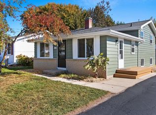 1621 Galax Dr, Manitowoc, WI 54220