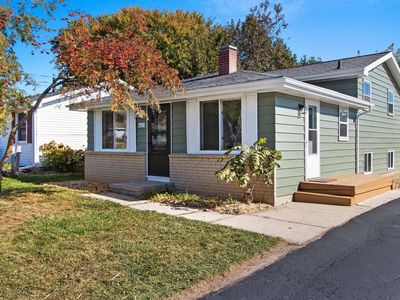 1621 Galax DRIVE, Manitowoc, WI, 54220