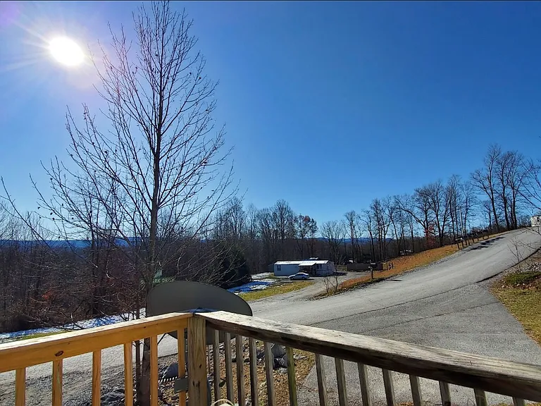 115 Linden Ln — Photo 20