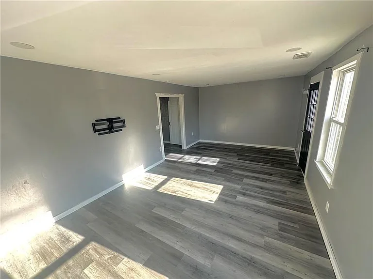 109 Earl St #A — Photo 4