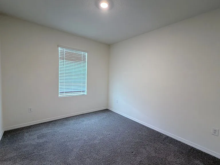 1470 Isleta Loop — Photo 16