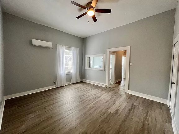 2nd image of 1318 Willow St APT 1