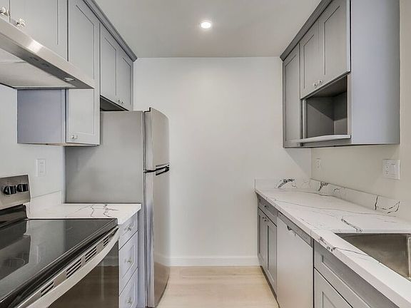 2nd image of 230 Grand Blvd APT 5