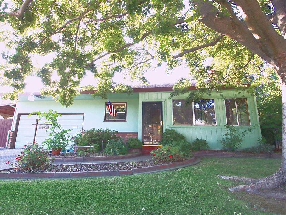 1st image of 2412 Manor Ct