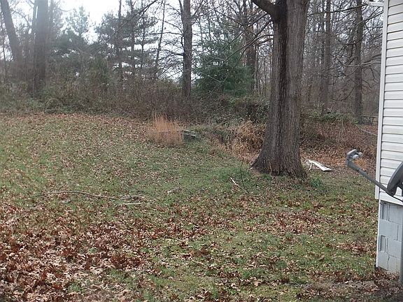 4th image of 776 Chandler Ave
