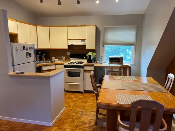 429 Herricks Rd Floor 2, New Hyde Park, NY 11040