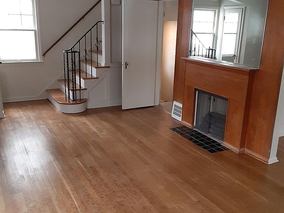5th image of 7423 Dellbank Dr