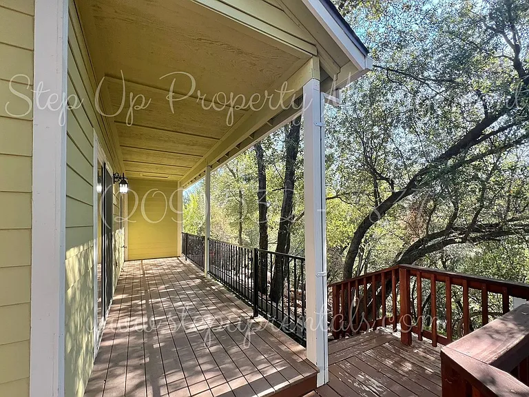 18 Cottage Ct — Photo 25