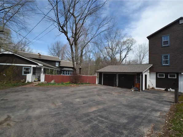 1559-1561 Paddy Ln, Macedon, NY 14502