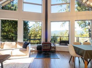 6855 Seaview Rd, Sechelt, BC V7Z0E1