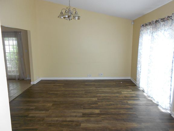 4th image of 6931 Stonington Ln