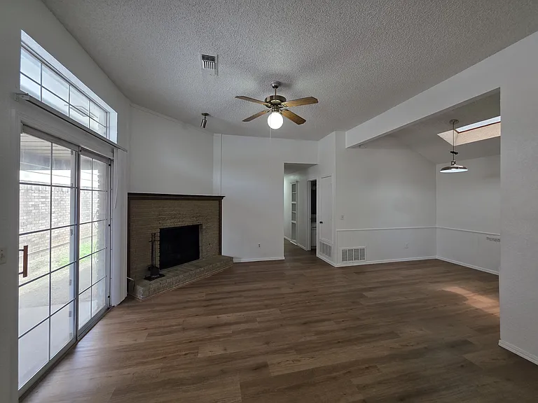 1306 SW 96th St — Photo 4