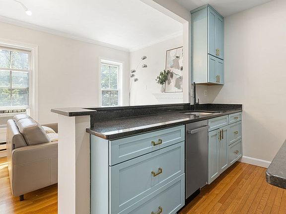 3rd image of 36 Bradford St #2
