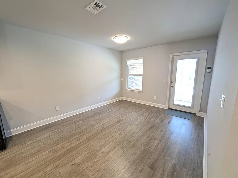 1827 Sundown Dr — Photo 4
